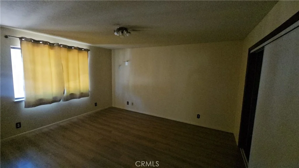 Photo of 2073 Gainsborough