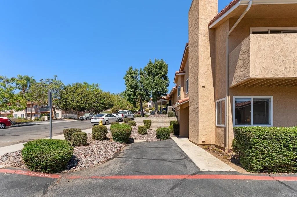 Photo of Unit 7 at 31909 Del Cielo Este