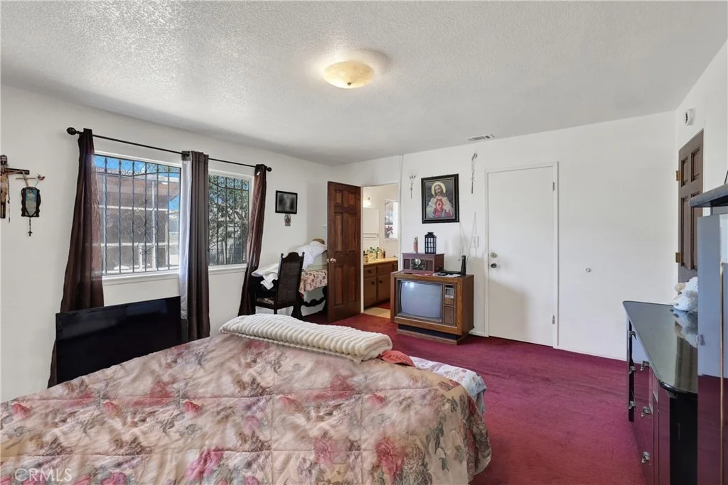 Photo of 3949 BLUFF