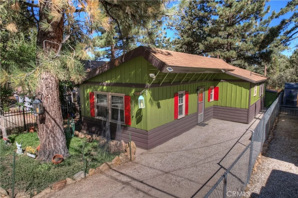 Photo of 571 Pine Lane