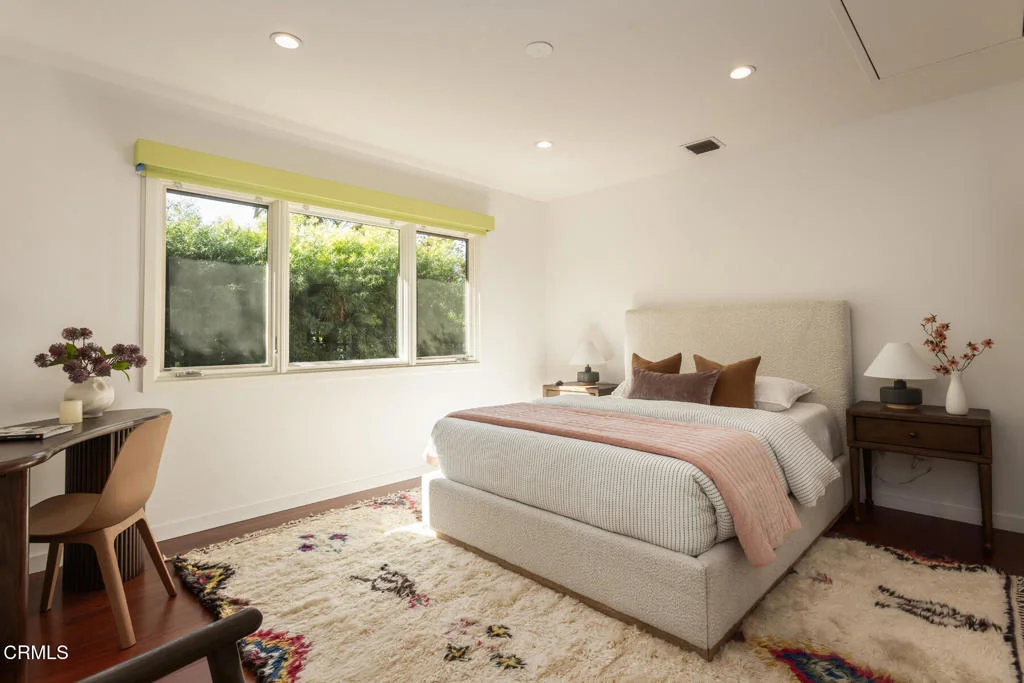Photo of 663 W California Boulevard
