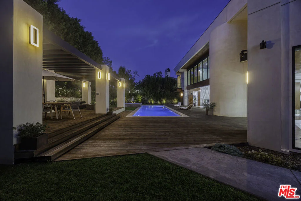 Photo of 11075 W Sunset Boulevard