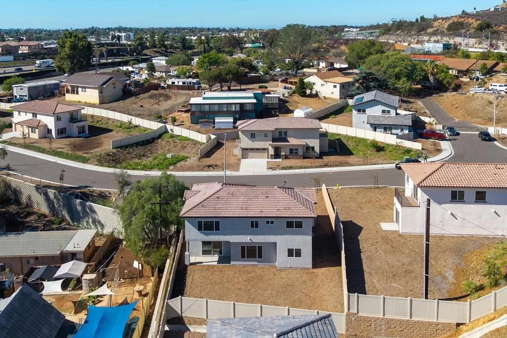 Photo of 3900 Rojo Tierra