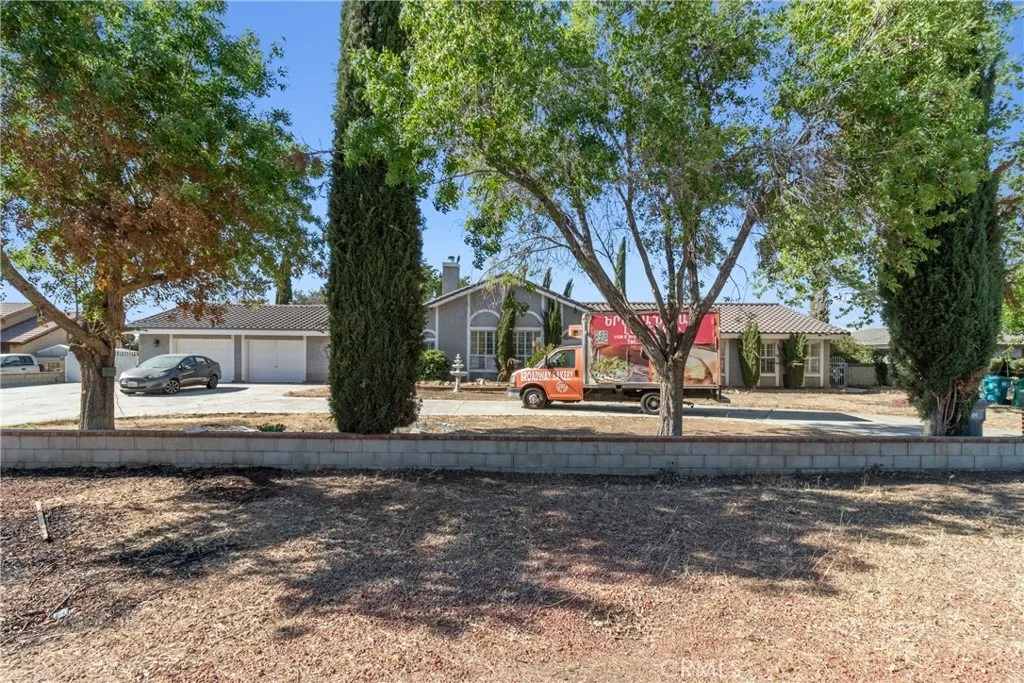 Photo of 3735 Paula
