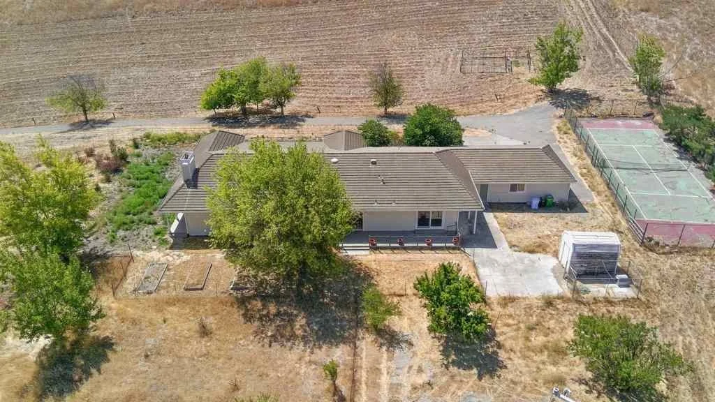 Photo of 9050 Highland Rd