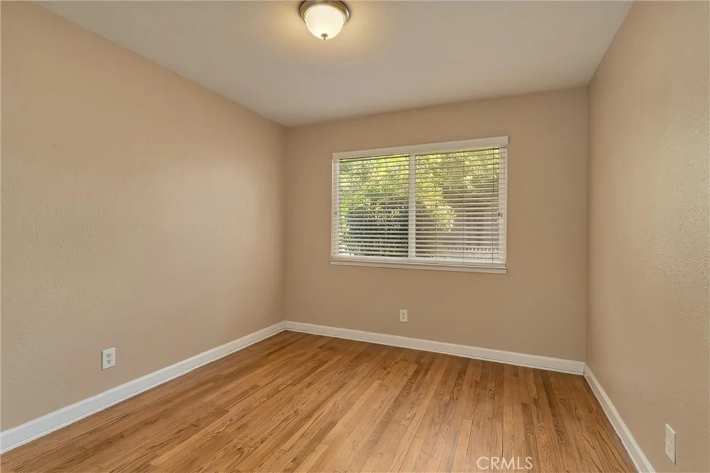 Photo of 827 W 2nd Avenue