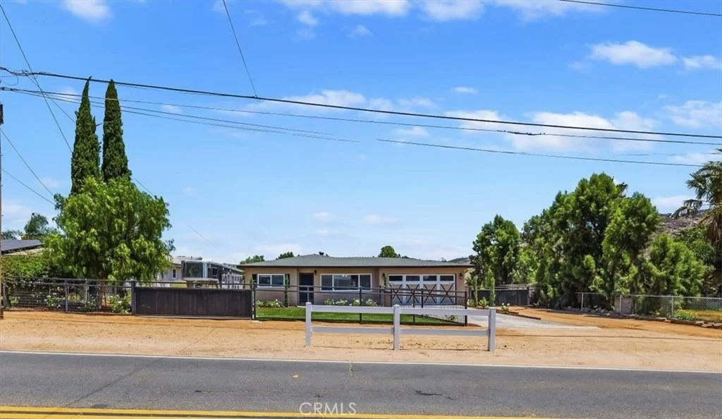 Photo of 3243 Temescal
