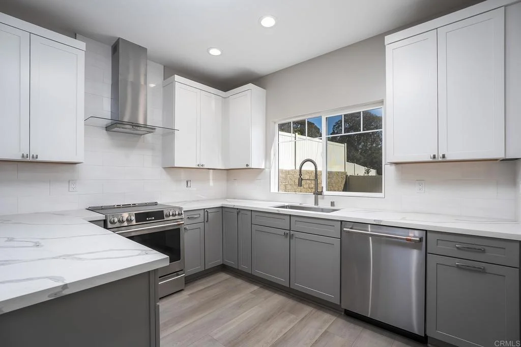 Photo of 3900 Rojo Tierra