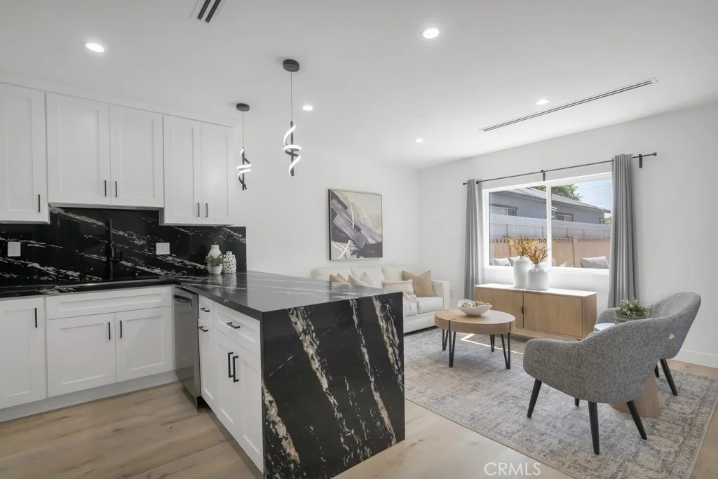 Photo of 2115 W Clark Avenue