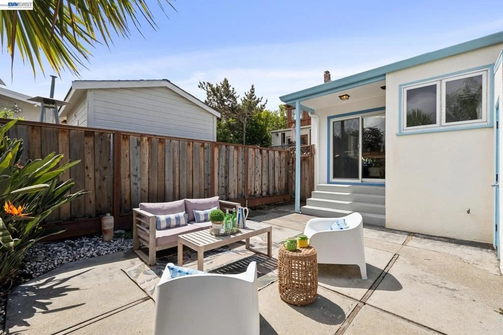 Photo of 3287 Briggs Ave