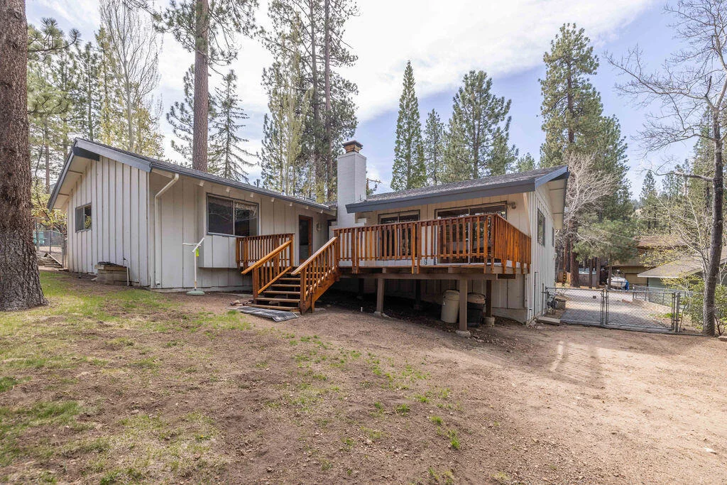 Photo of 41726 Comstock Lane