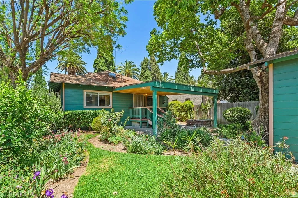 Photo of 3892 Oakwood Place