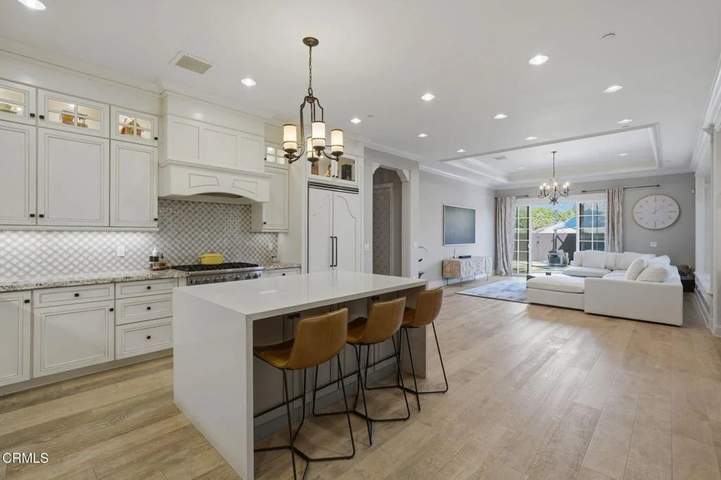 Photo of 933 Coronado Drive