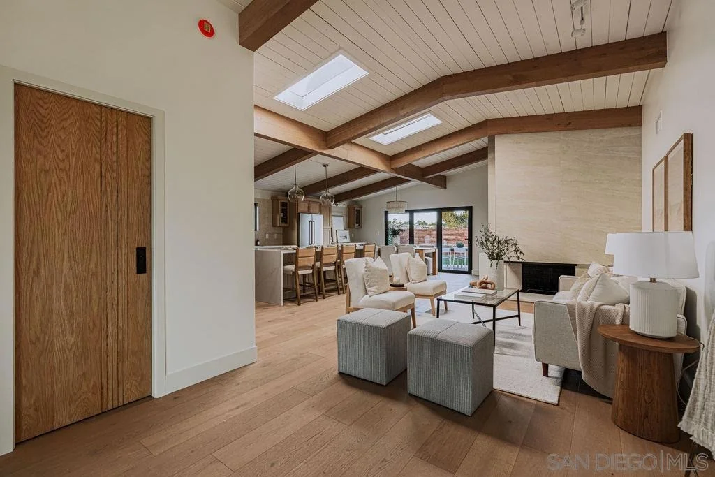 Photo of 4985 Pacifica Dr