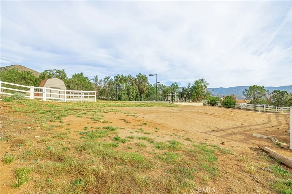 Photo of 33442 Desert Road