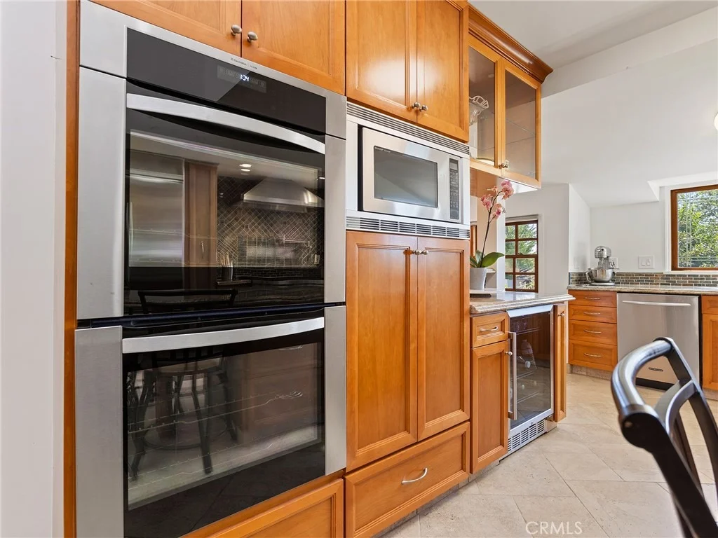 Photo of 1012 N Sunset Canyon Drive