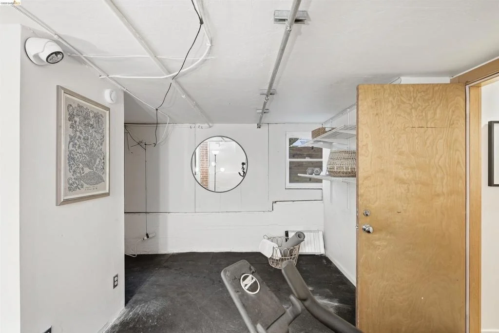 Photo of 1051 Creston Rd