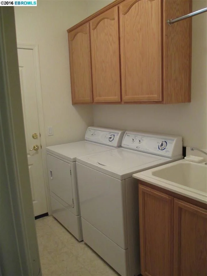 Photo of 995 Centennial