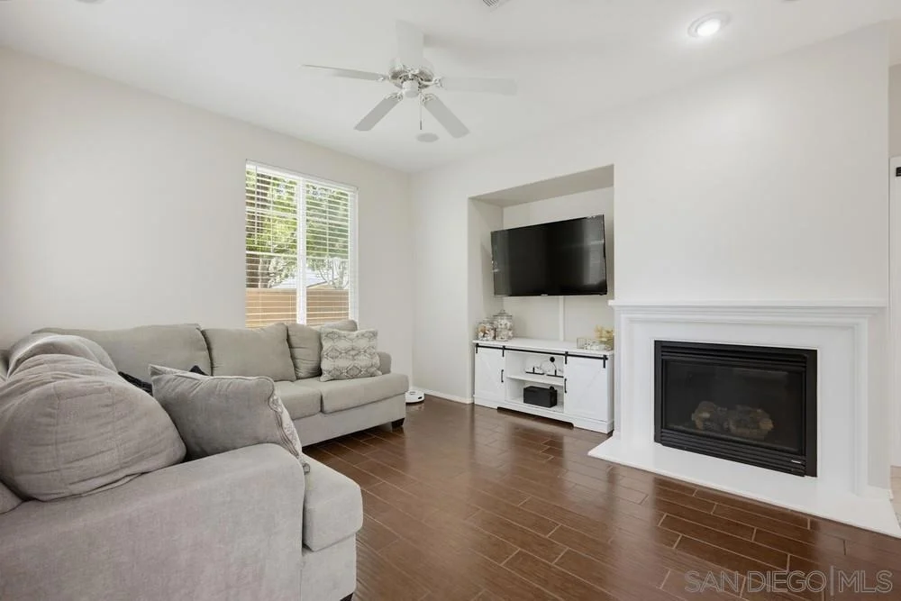 Photo of 40278 Ayer Ln