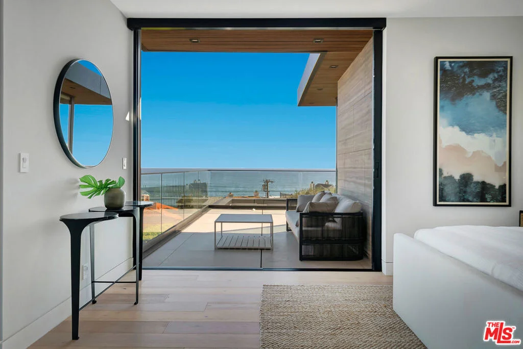 Photo of 23917 Malibu Road