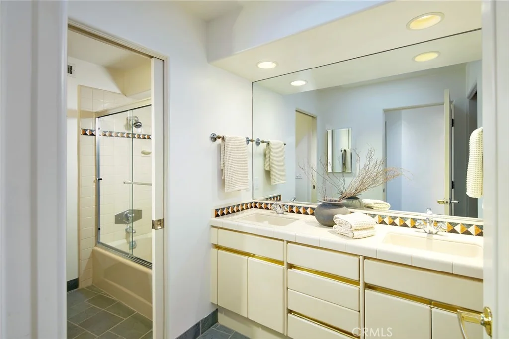 Photo of 2027 Bayside Drive