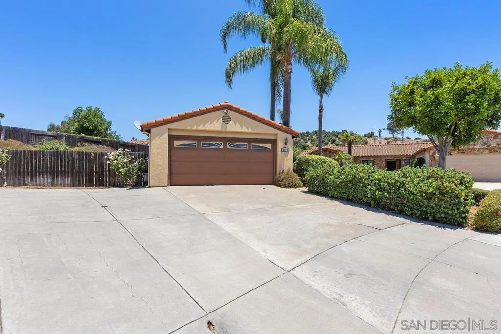 Photo of 2922 Alamitos