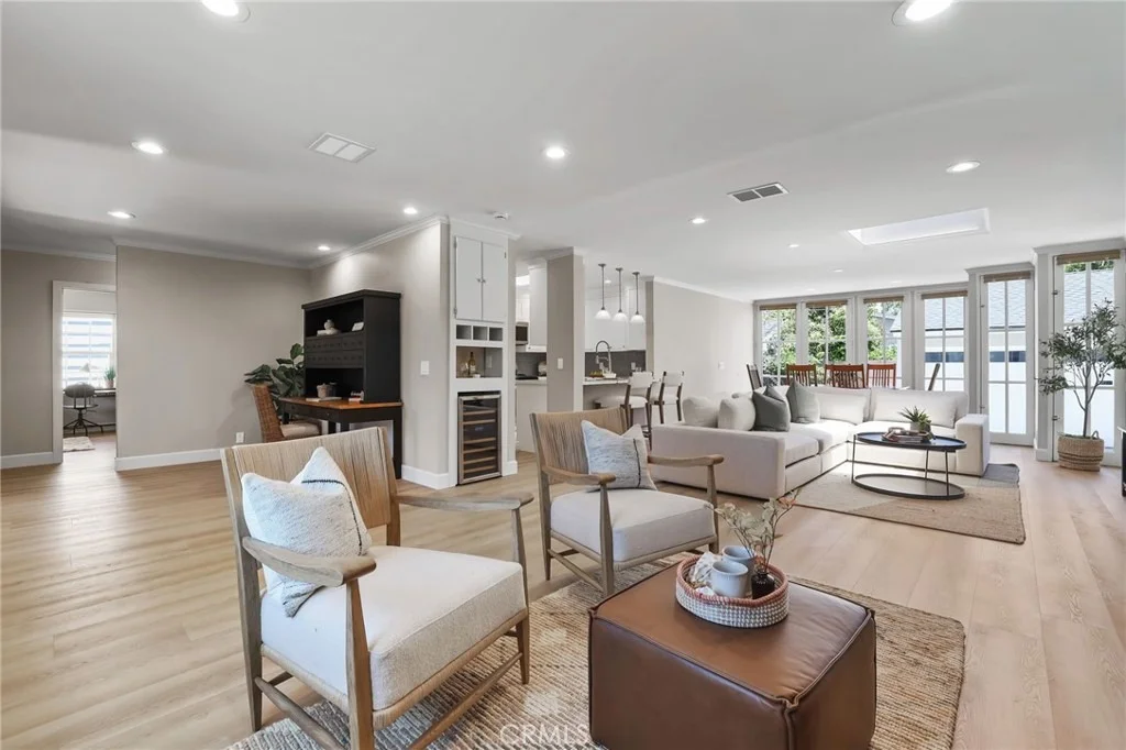 Photo of 2114 Ostrom