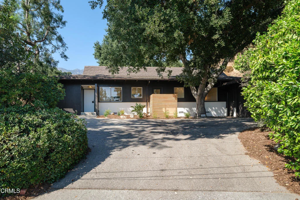 Photo of 3271 New York Drive