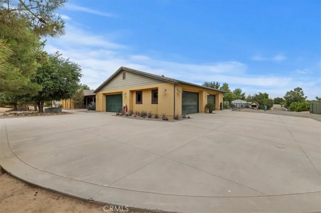 Photo of 16420 Rocky Glen Road