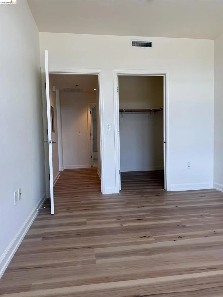 Photo of Unit 607 at 423 7Th St