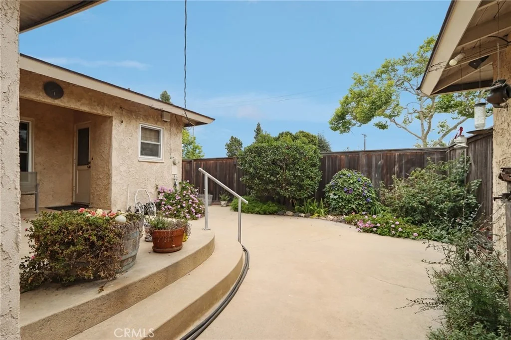 Photo of 6544 E Willow