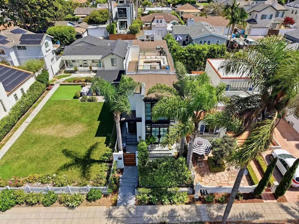 Photo of 7429 Draper Ave