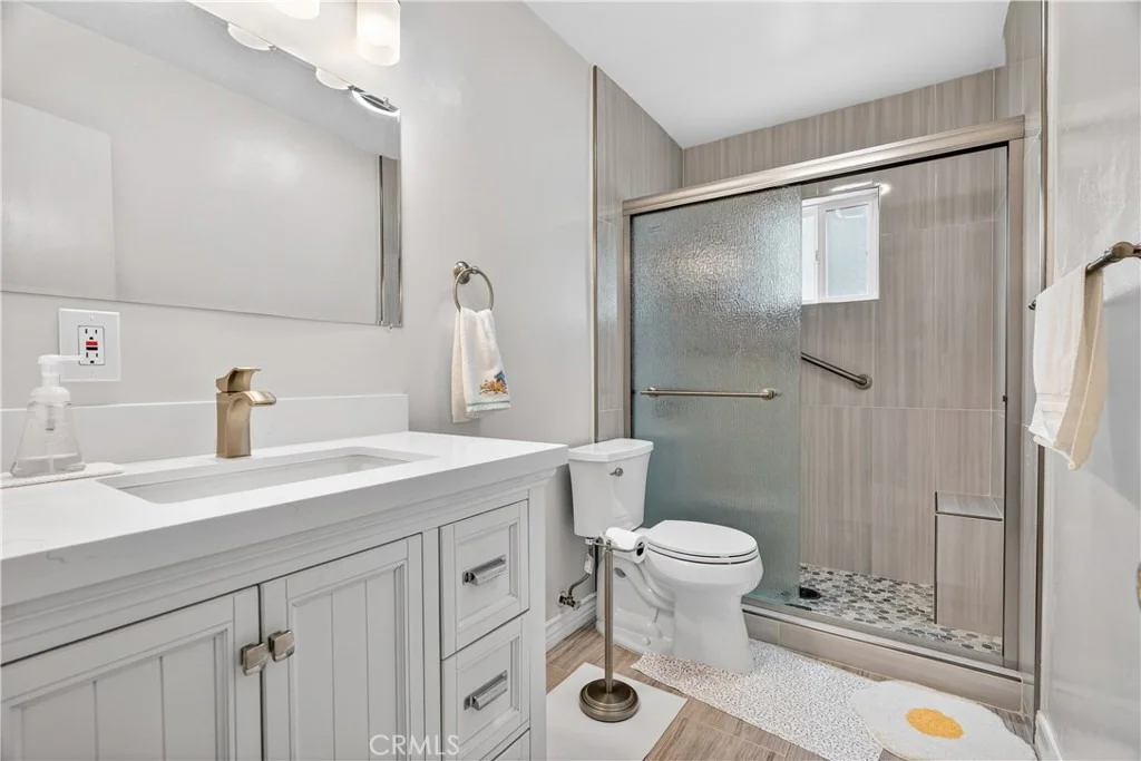 Photo of 2056 W Random