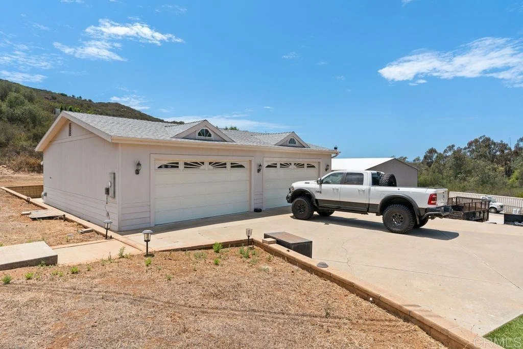 Photo of 2051 Rainbow Glen Road
