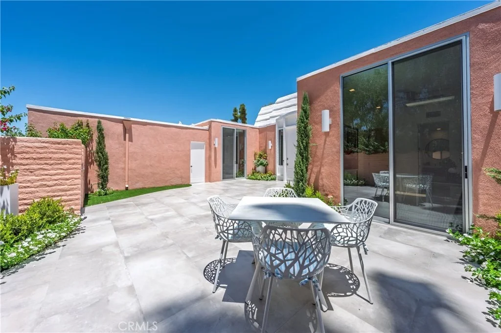 Photo of 47090 Amir Drive