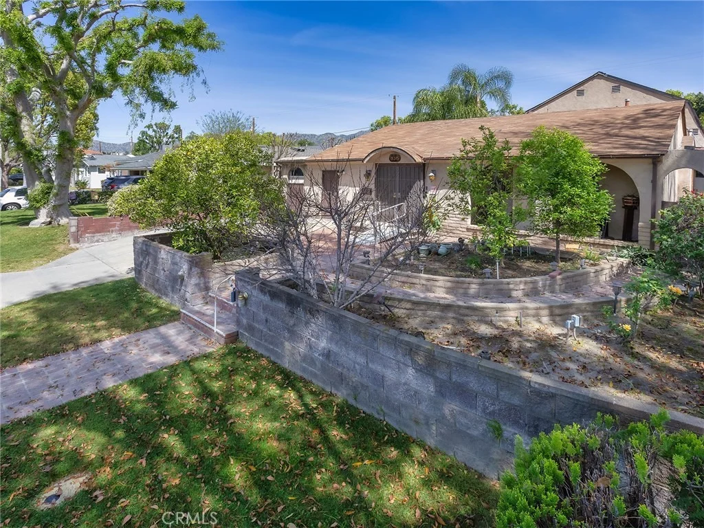 Photo of 836 N Parish Place