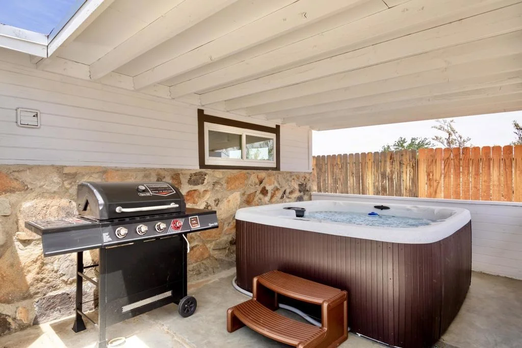 Photo of 6451 Mountain View Street