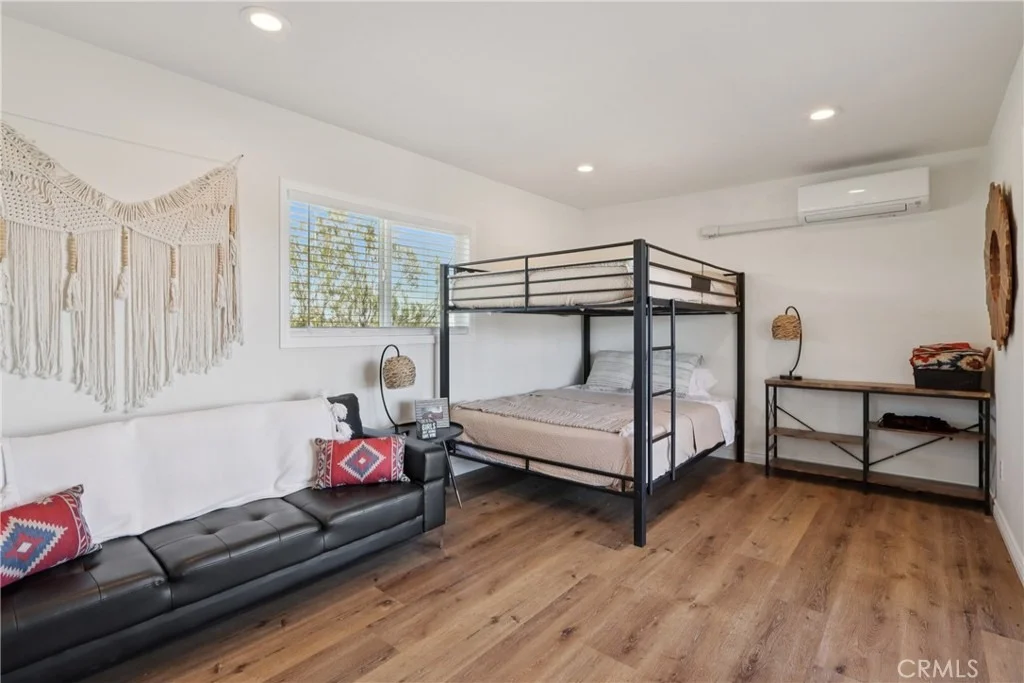 Photo of 5235 Border Avenue