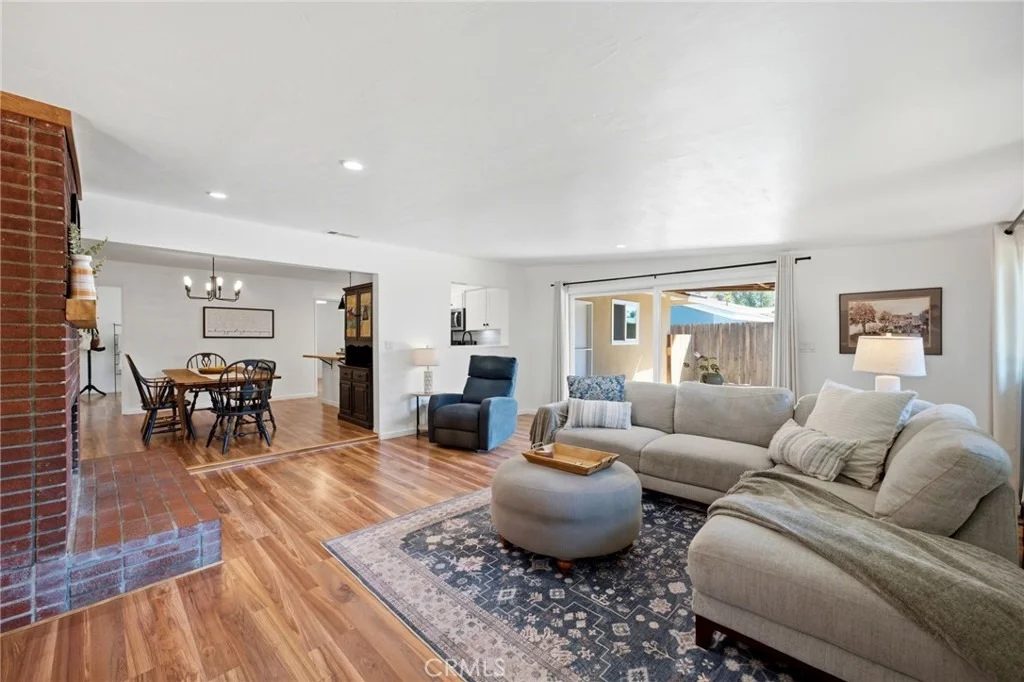 Photo of 8755 Delano