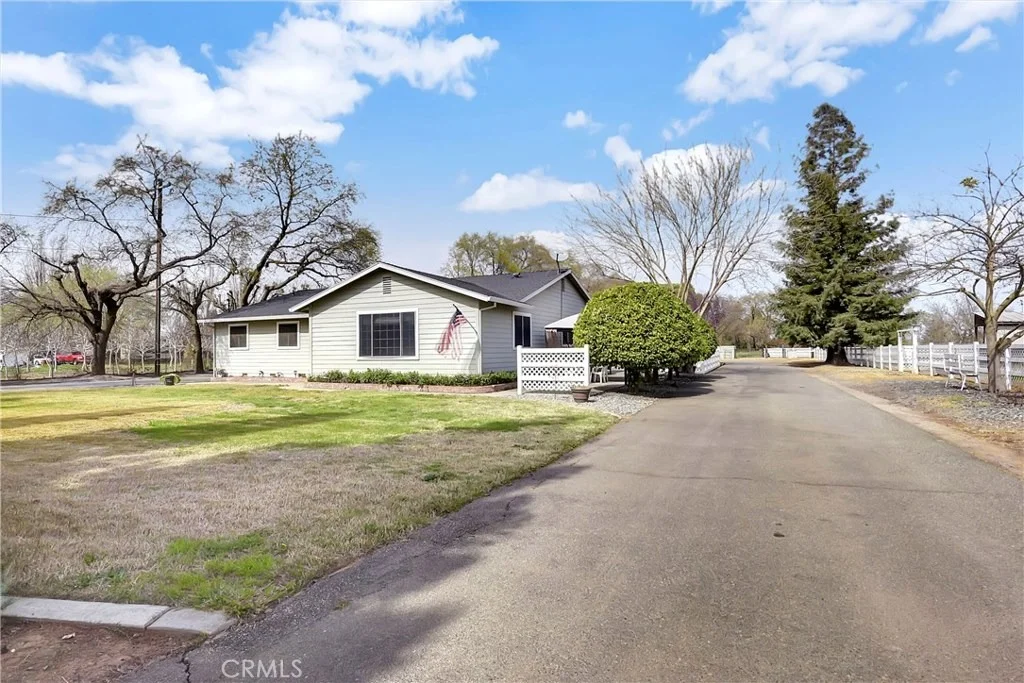 Photo of 300 Dakota Avenue