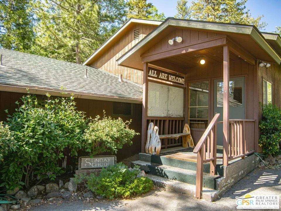 Photo of 25970 Cedar Street