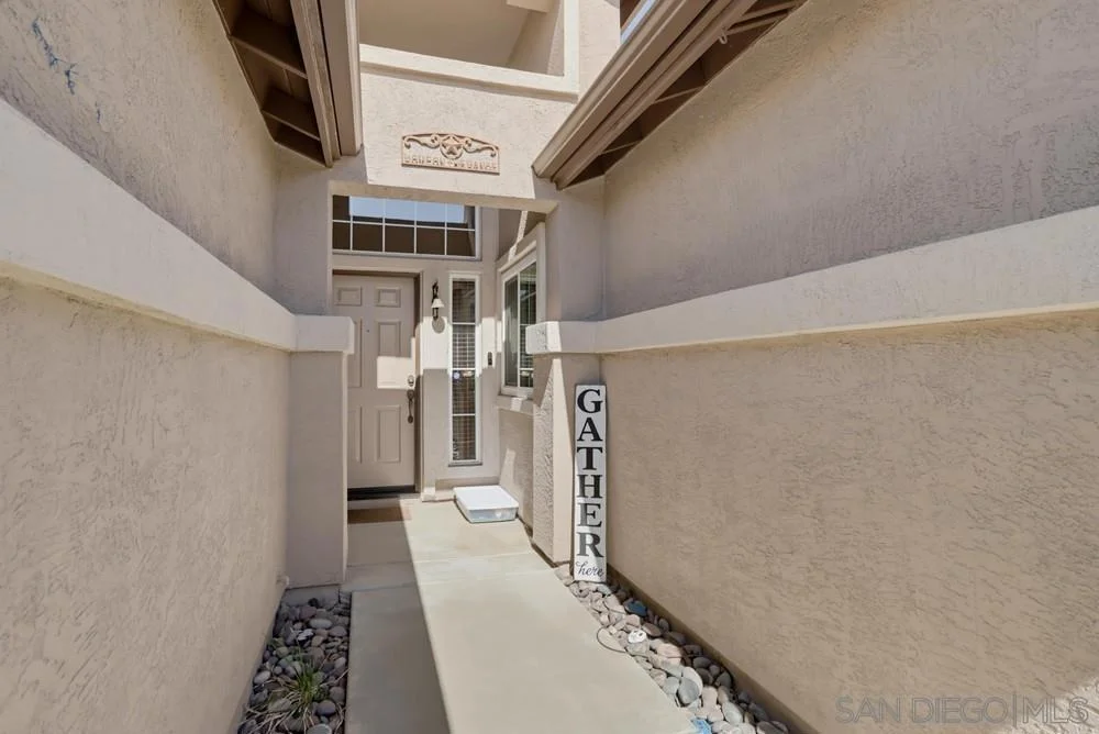 Photo of 2081 Larkspur Dr