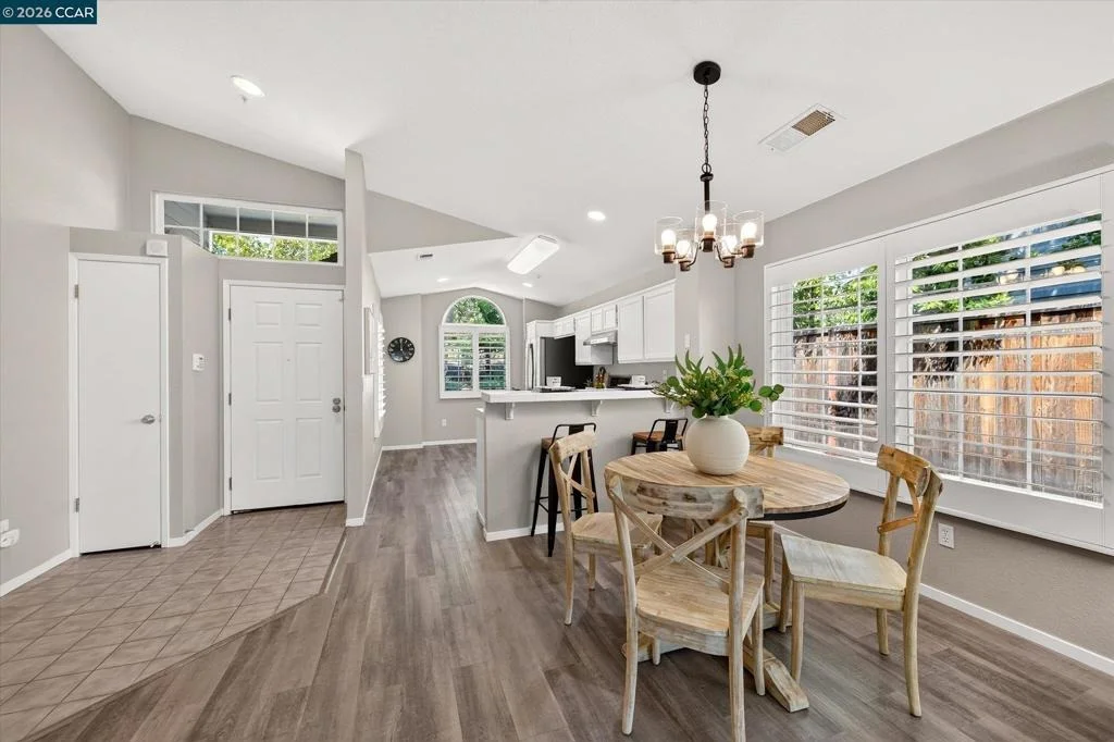 Photo of 577 Saddleback Cir