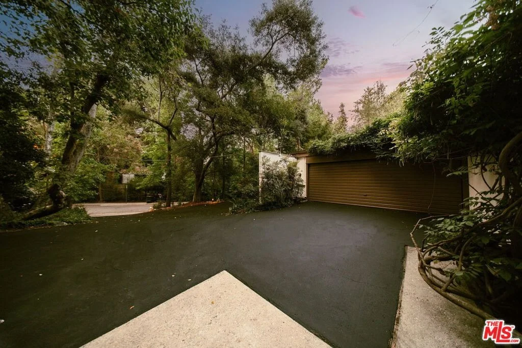 Photo of 832 Canon Drive