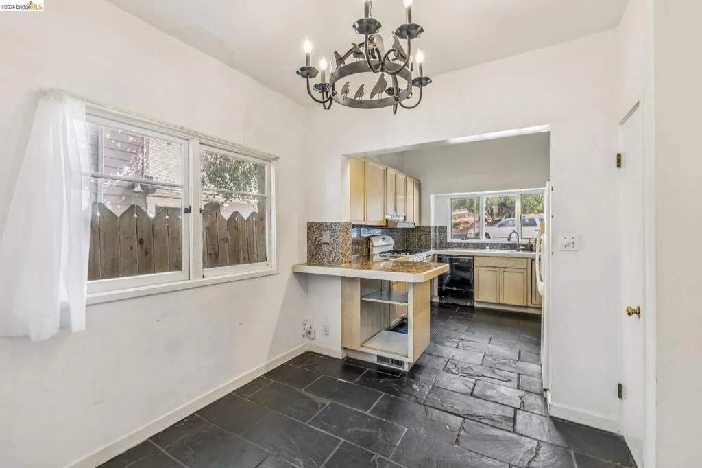 Photo of 1466 Scenic Ave