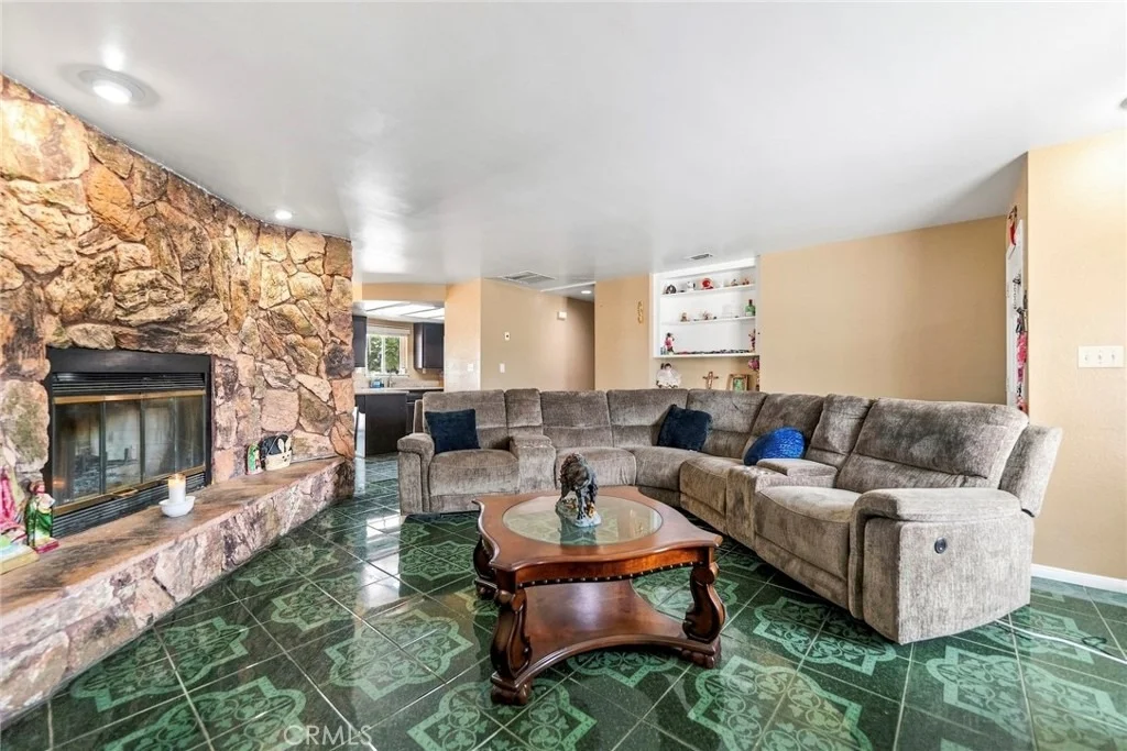 Photo of 18696 Juniper