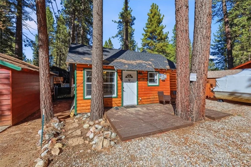 Photo of 42770 Cedar