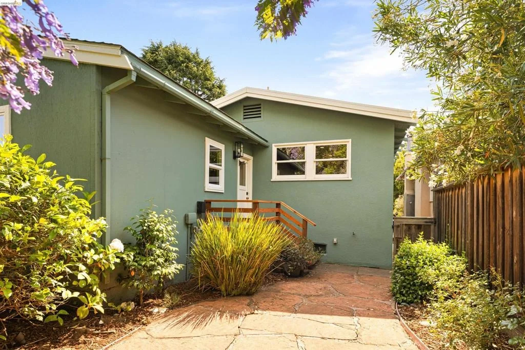 Photo of 1009 Key Route Blvd
