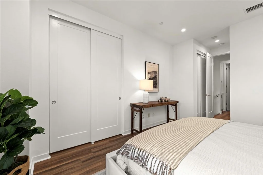 Photo of 210 Placemark