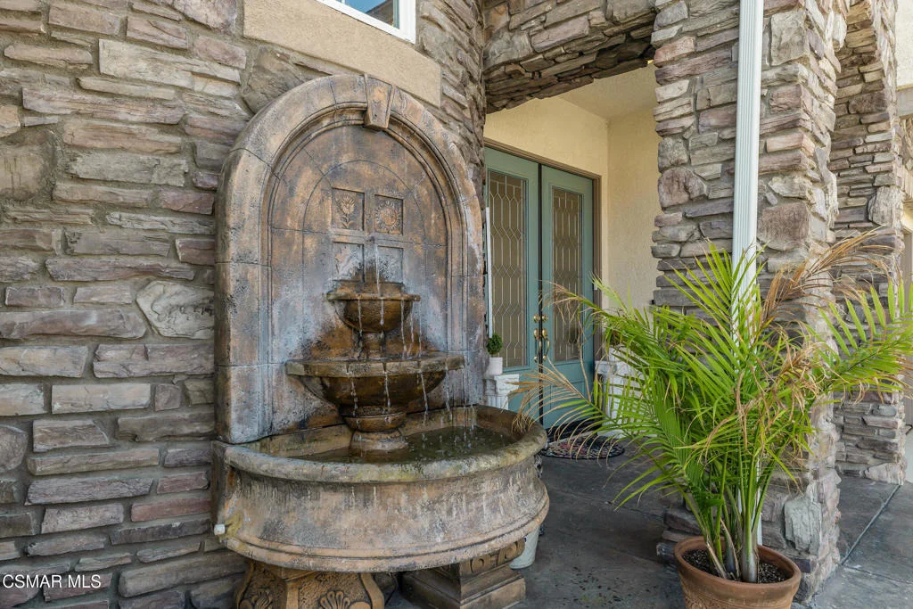 Photo of 5588 California Oak Street